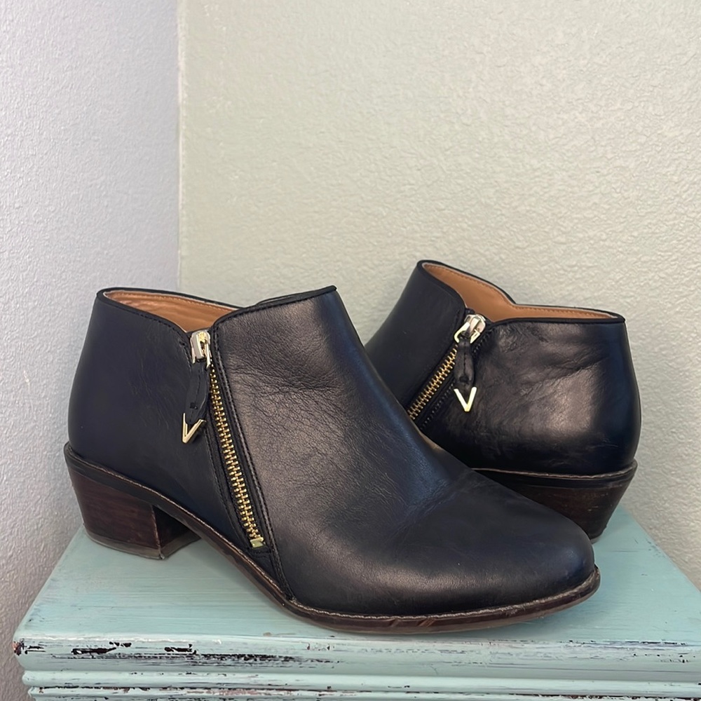 Vionic booties